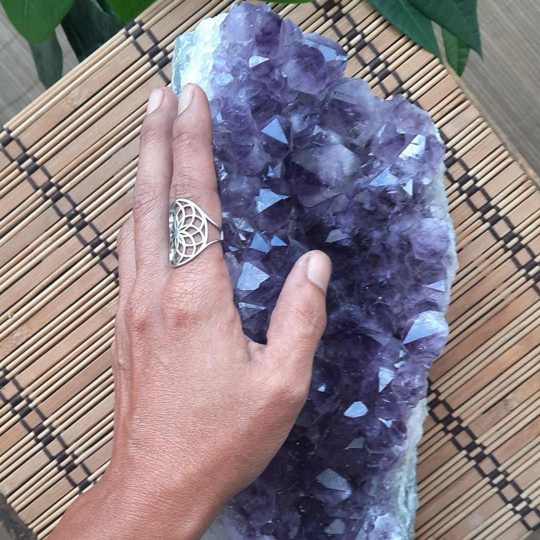 Crystals in Daily Life: Practical Tips | Lebanon - Sacred