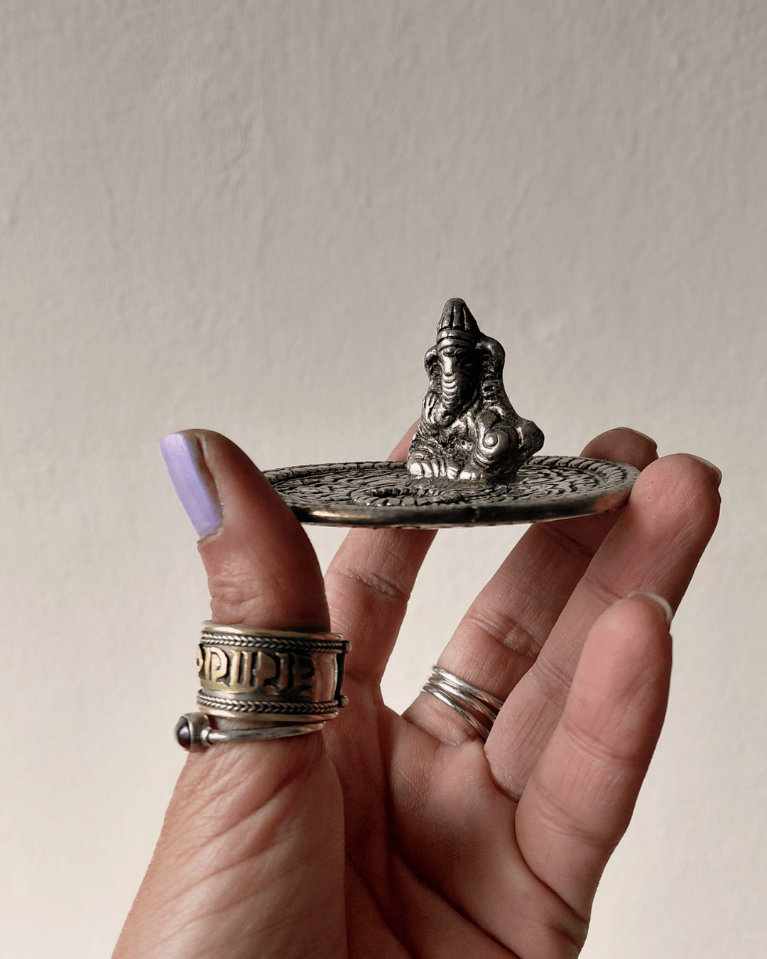 Discover our unique Argentum - Silver Metallic Ritual Altar Set. Connect to the Lunar Energy of Silver with our special Ritual Altar Sets in Lebanon at Sacred!