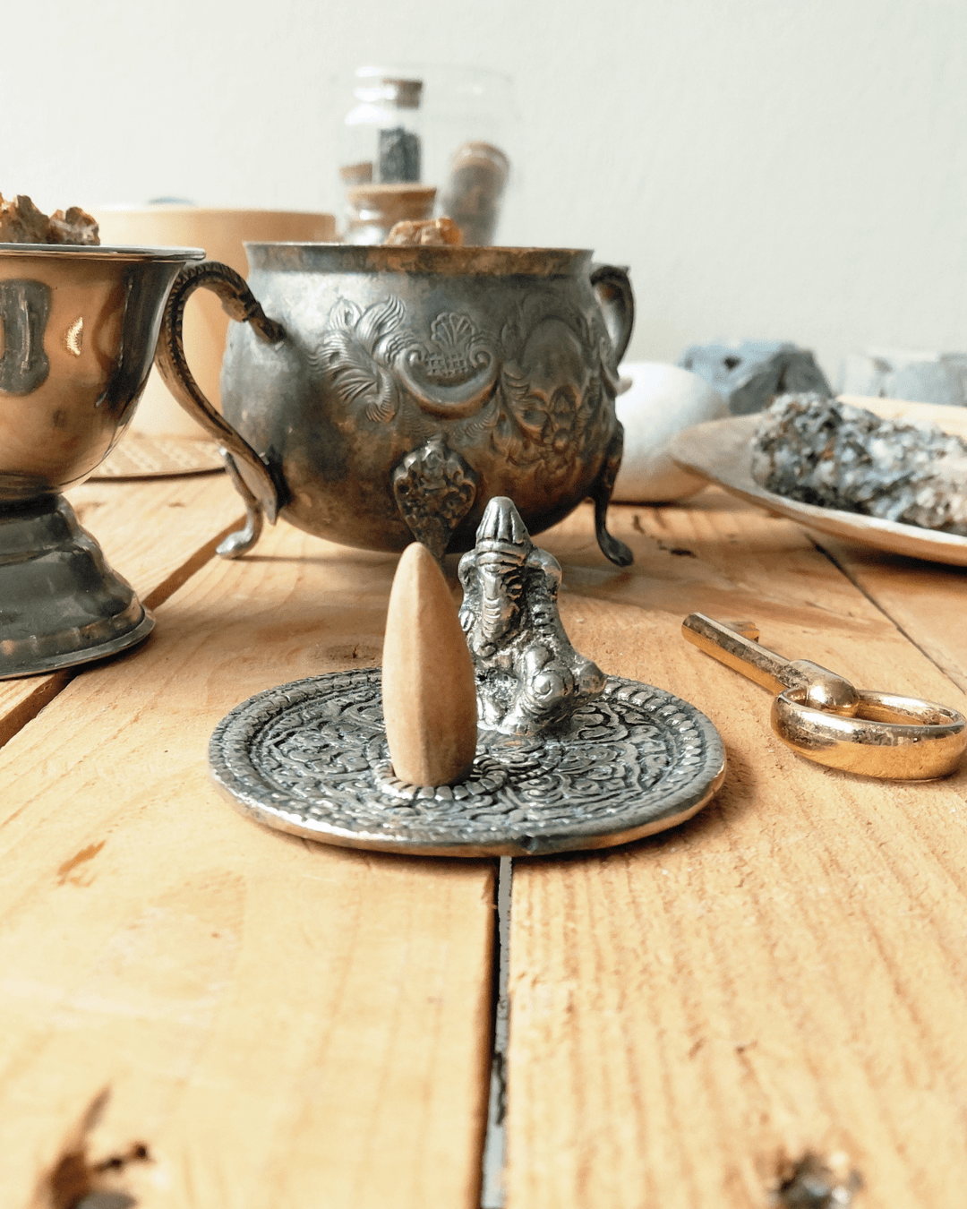Discover our unique Argentum - Silver Metallic Ritual Altar Set. Connect to the Lunar Energy of Silver with our special Ritual Altar Sets in Lebanon at Sacred!