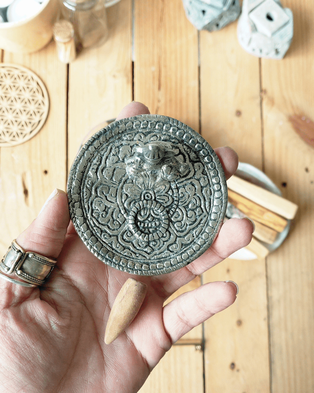 Discover our unique Argentum - Silver Metallic Ritual Altar Set. Connect to the Lunar Energy of Silver with our special Ritual Altar Sets in Lebanon at Sacred!