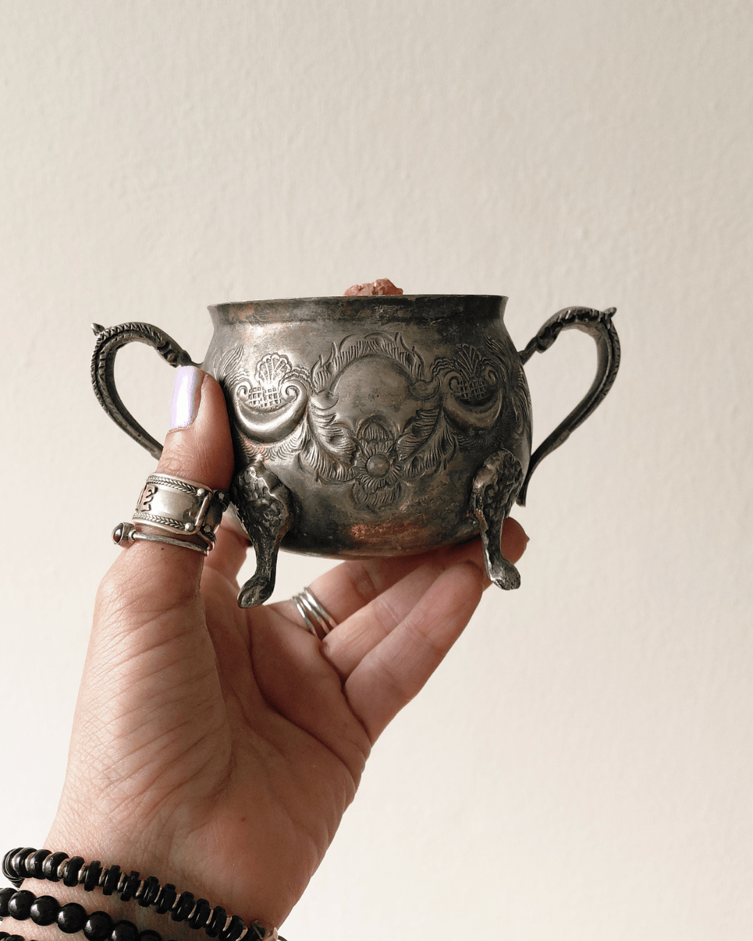Discover our unique Argentum - Silver Metallic Ritual Altar Set. Connect to the Lunar Energy of Silver with our special Ritual Altar Sets in Lebanon at Sacred!