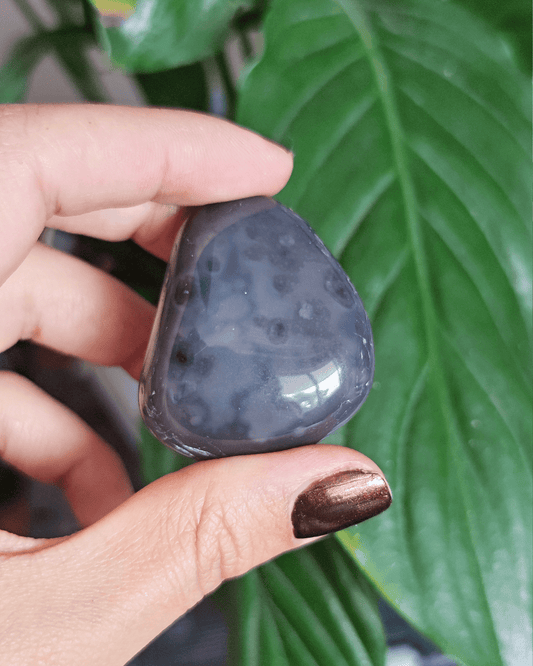 Invest in our Banded Agate from our genuine Crystal Collection in Lebanon at Sacred!