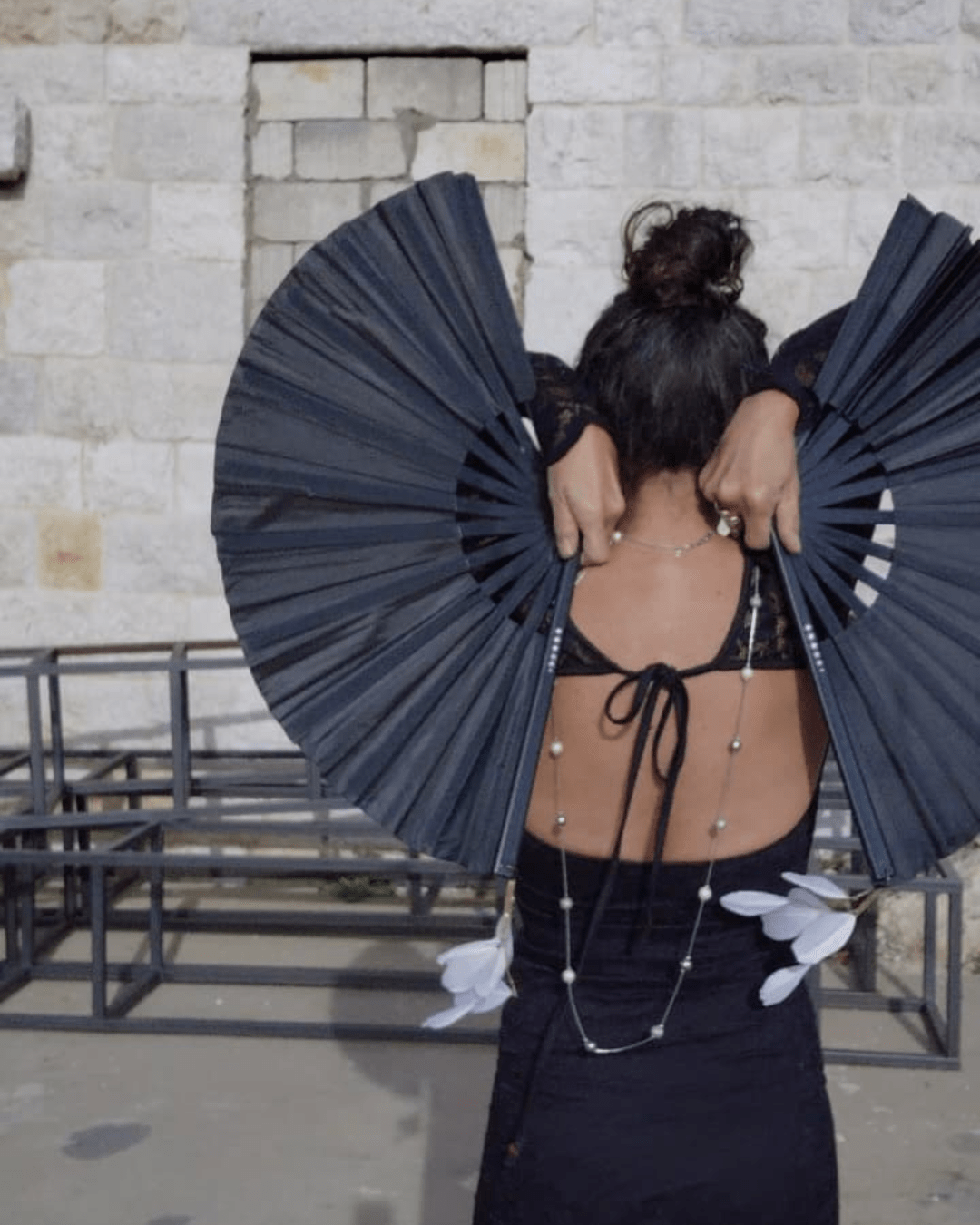 Black Pearl – Flow Fan - Sacred