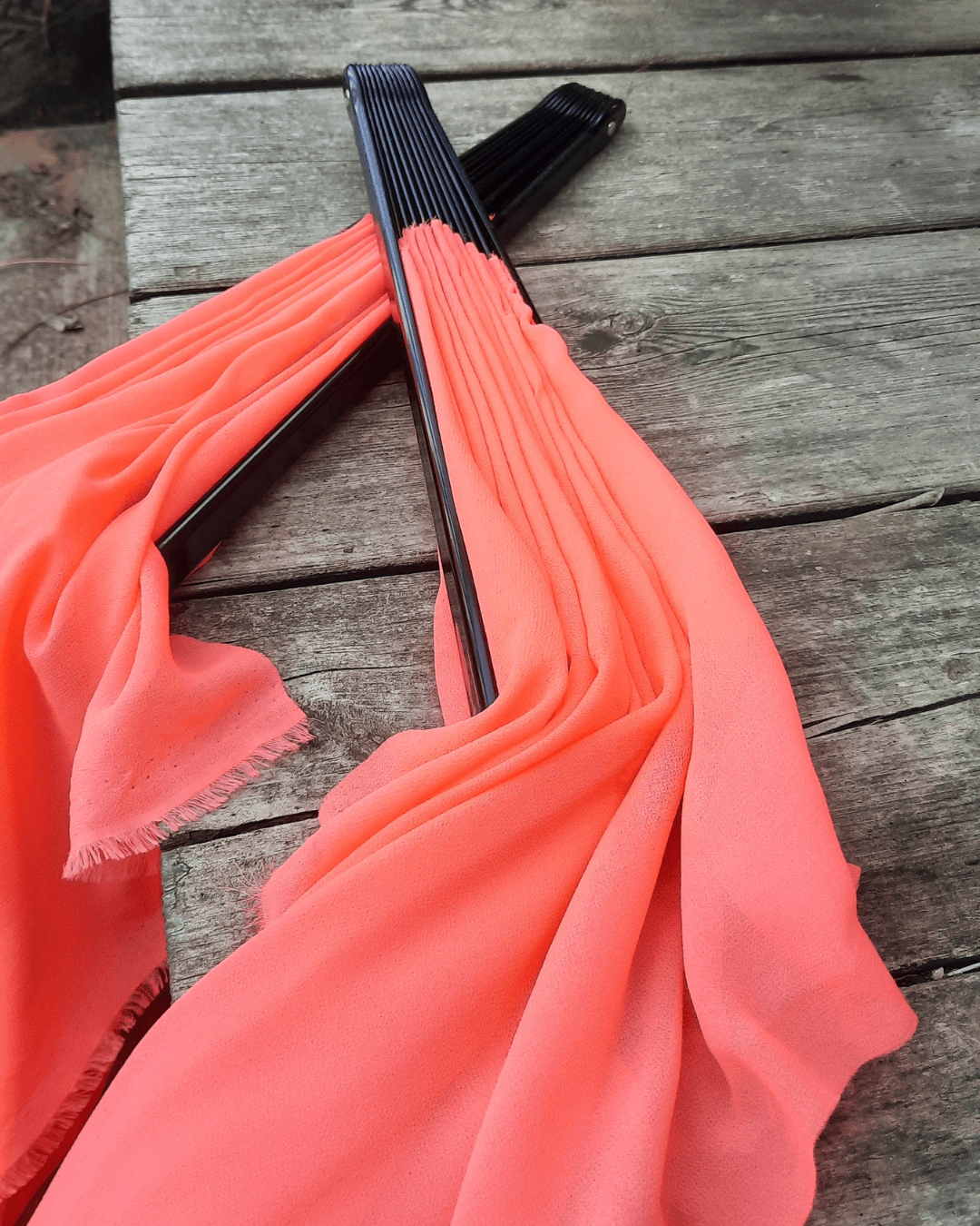 Fluo Rose - Veil Fan - Sacred