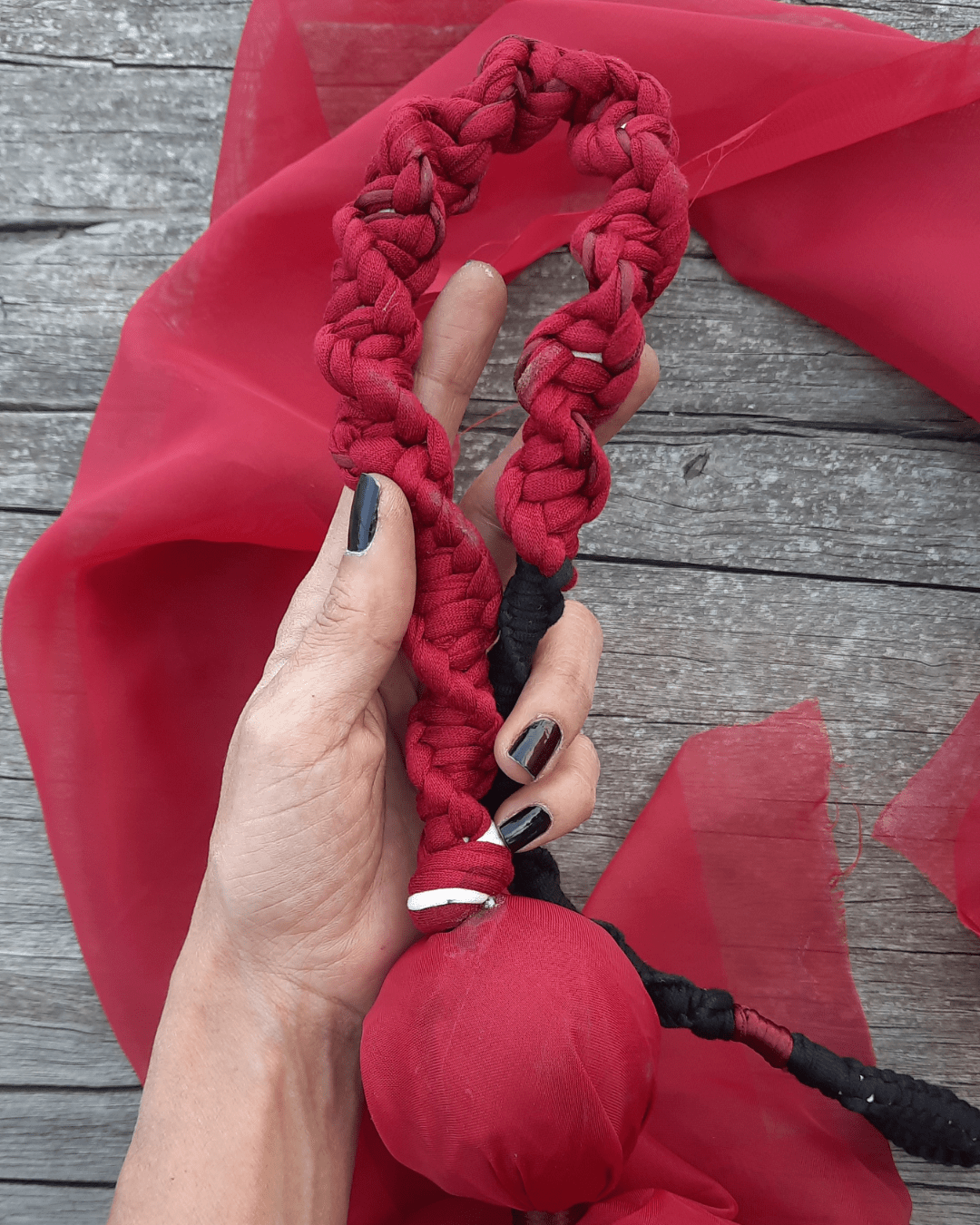 Lie de Vin - Veil Poi - Sacred