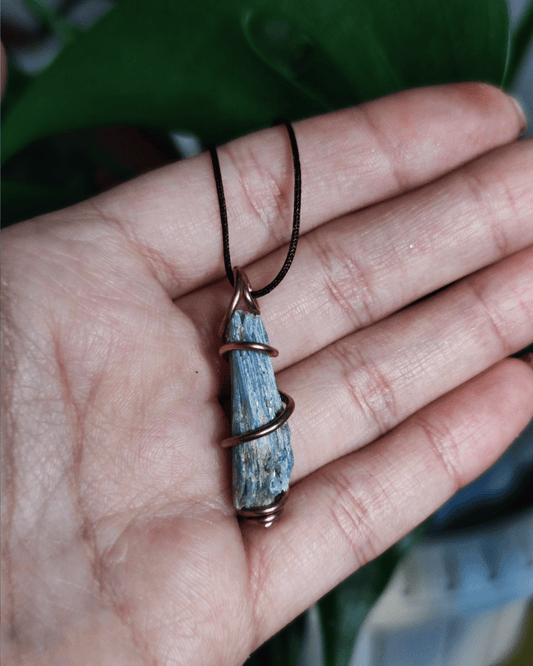 Speak your truth with our Océane. Invest in our Blue Kyanite Necklace from our Energy Cleansing Jewelry Collection in Lebanon at Sacred.