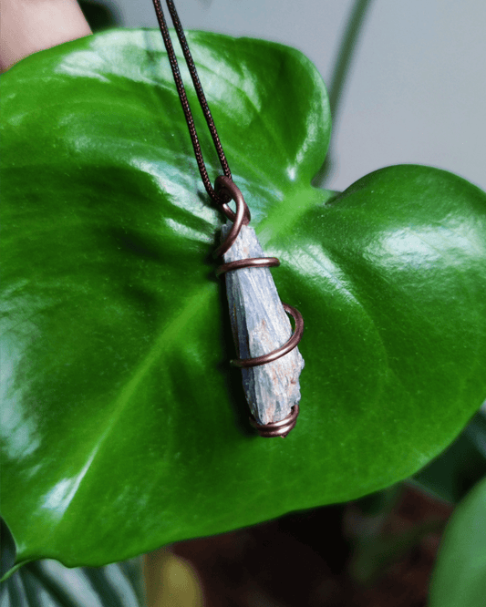 Speak your truth with our Océane. Invest in our Blue Kyanite Necklace from our Energy Cleansing Jewelry Collection in Lebanon at Sacred.